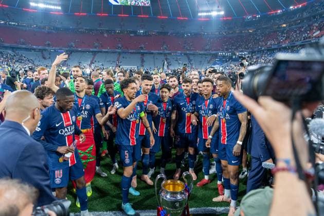 The team celebrates with the UEFA Champions League Trophaee after the victory at the Fankurve GER, Paris Saint Germain vs Inter Milan, Football, Men, UEFA Champions League Final Muenchen 2025, Season 2024 2025, 31 05 2025, GER, Paris Saint Germain vs Inter Milan, Football, Men, UEFA Champions League Final Muenchen 2025, Season 2024 2025, 31 05 2025 Muenchen Copyright: xEibner-Pressefoto WolfgangxFrankx EP_WFK