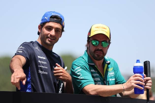 Carlos Sainz of Spain and Williams Racing and Fernando Alonso of Spain and Aston Martin Aramco F1 Team , Race, F1 Grand Prix of Spain, on 01 June 2025 in Barcelona, Spain Photo by Diogo Cardoso DeFodi Images Carlos Sainz of Spain and Williams Racing and Fernando Alonso of Spain and Aston Martin Aramco F1 Team , Race, F1 Grand Prix of Spain, Circuit de Barcelona Catalunya on June 1, 2025 in Barcelona, Spain Photo by Diogo Cardoso DeFodi Images