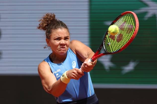 ROLAND GARROS 2025 Thierry Larret MAXPPP - PARIS (75) 01 06 2025 Thierry Larret Maxppp. Tennis. Roland Garros 2025. Internationaux de France de tennis. Stade Roland Garros, Paris (75). Le 1er juin 2025. Court Philippe Chatrier : Jasmine PAOLI (ITA) vs Elina SVITOLINA (UKR) PARIS (75) STADE ROLAND GARROS PARIS ILE DE FRANCE FRANCE  Copyright: xMAXPPPxThierryxLarretx TLR202506019476 TLR202506019476
