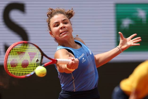 ROLAND GARROS 2025 Thierry Larret MAXPPP - PARIS (75) 01 06 2025 Thierry Larret Maxppp. Tennis. Roland Garros 2025. Internationaux de France de tennis. Stade Roland Garros, Paris (75). Le 1er juin 2025. Court Philippe Chatrier : Jasmine PAOLI (ITA) vs Elina SVITOLINA (UKR) PARIS (75) STADE ROLAND GARROS PARIS ILE DE FRANCE FRANCE  Copyright: xMAXPPPxThierryxLarretx TLR202506019482 TLR202506019482