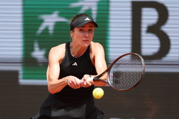 ROLAND GARROS 2025 Thierry Larret MAXPPP - PARIS (75) 01 06 2025 Thierry Larret Maxppp. Tennis. Roland Garros 2025. Internationaux de France de tennis. Stade Roland Garros, Paris (75). Le 1er juin 2025. Court Philippe Chatrier : Jasmine PAOLI (ITA) vs Elina SVITOLINA (UKR) PARIS (75) STADE ROLAND GARROS PARIS ILE DE FRANCE FRANCE  Copyright: xMAXPPPxThierryxLarretx TLR202506019483 TLR202506019483
