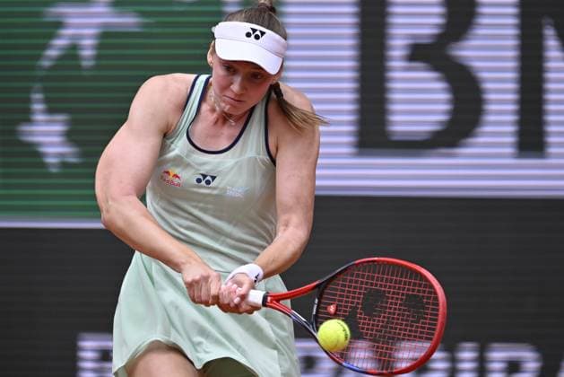 2025 Roland-Garros - Day 8 PARIS, FRANCE - JUNE 01: Elena Rybakina of Kazakhstan plays against Iga Swiatek of Poland (not seen) during the Women s Singles fourth Round match on Day Eight of the 2025 French Open at Roland Garros on June 01, 2025 in Paris, France. Burak Akbulut Anadolu Paris France. Editorial use only. Please get in touch for any other usage.  Copyright: x2025xAnadoluxBurakxAkbulutx