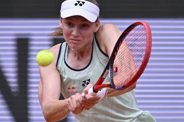 2025 Roland-Garros - Day 8 PARIS, FRANCE - JUNE 01: Elena Rybakina of Kazakhstan in action against Iga Swiatek (not seen) of Poland during the Women s Singles Fourth Round match on Day Eight of the 2025 French Open at Roland Garros on June 01, 2025 in Paris, France. Burak Akbulut Anadolu Paris France. Editorial use only. Please get in touch for any other usage.  Copyright: x2025xAnadoluxBurakxAkbulutx