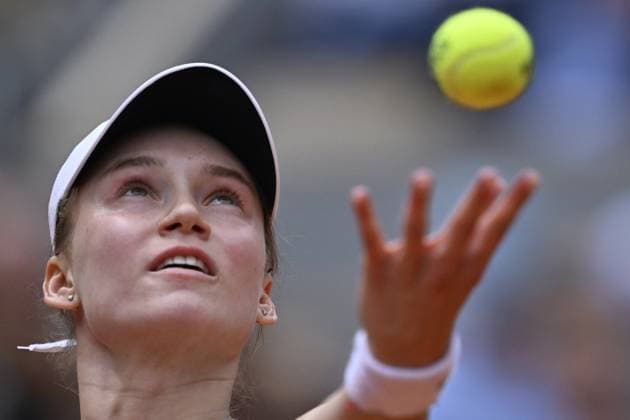 2025 Roland-Garros - Day 8 PARIS, FRANCE - JUNE 01: Elena Rybakina of Kazakhstan in action against Iga Swiatek (not seen) of Poland during the Women s Singles Fourth Round match on Day Eight of the 2025 French Open at Roland Garros on June 01, 2025 in Paris, France. Burak Akbulut Anadolu Paris France. Editorial use only. Please get in touch for any other usage.  Copyright: x2025xAnadoluxBurakxAkbulutx