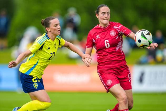 250601 Doris Petz of Sweden and Laura Sehested of Denmark during the international friendly football match between Sweden and Denmark on June 1, 2025 in Borgholm Photo Suvad Mrkonjic BILDBYRAN COP 170 SM0400 fotboll football soccer fotball u18 f18 sverige sweden danmark denmark dambbeng  Copyright: SUVADxMRKONJIC BB250601SM014