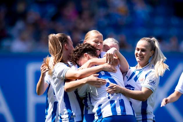 Regionalliga Nordost Frauen F C Hansa Rostock vs 1 FFV Erfurt Rostock 01 06 2025 Cheers, F C Hansa Rostock Regionalliga Nordost Frauen F C Hansa Rostock vs 1 FFV Erfurt Ostseestadion Rostock 01 06 2025 Copyright: xBEAUTIFULxSPORTS Duehringx