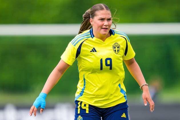 250601 Hanna Veberg of Sweden during the international friendly football match between Sweden and Denmark on June 1, 2025 in Borgholm Photo Suvad Mrkonjic BILDBYRAN COP 170 SM0400 fotboll football soccer fotball u18 f18 sverige sweden danmark denmark dambbeng  Copyright: SUVADxMRKONJIC BB250601SM015