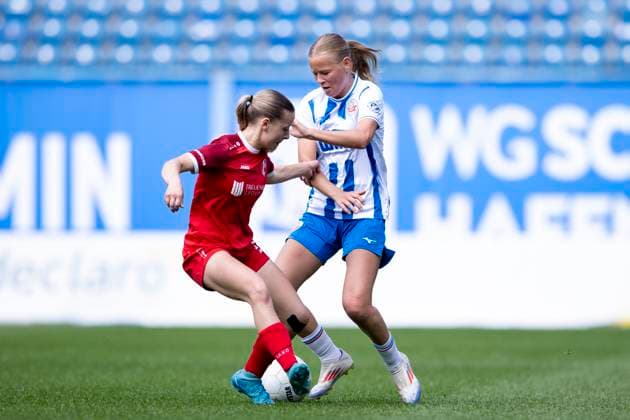 Regionalliga Nordost Frauen F C Hansa Rostock vs 1 FFV Erfurt Rostock 01 06 2025 Laurentia Köhler 6 F C Hansa Rostock vs Kira Hasenbein 15 1 FFV Erfurt Regionalliga Nordost Frauen F C Hansa Rostock vs 1 FFV Erfurt Ostseestadion Rostock 01 06 2025 Copyright: xBEAUTIFULxSPORTS Duehringx
