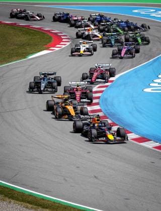 BARCELONA - Max Verstappen (Red Bull Racing) ahead of Lando Norris (McLaren), Lewis Hamilton (Ferrari), George Russell (Mercedes) and Charles Leclerc (Ferrari) in action at the Circuit de Barcelona-Catalunya during the Spanish Grand Prix. ANP SANDER KING xVIxANPxSportx xxANPxIVx 529105667 originalFilename: 529105667.jpg