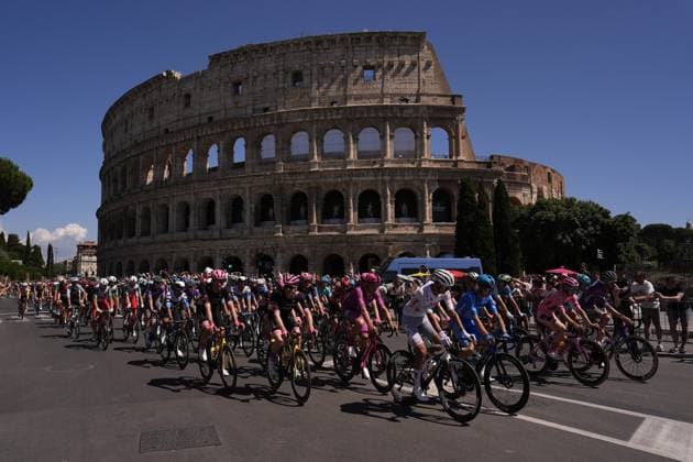 Start of the race during the stage 21 of the Giro d™Italia from Roma to Roma, Italy - Sunday, June 01, 2025. - cycling.  Copyright: xFabioxFerrari LaPressex