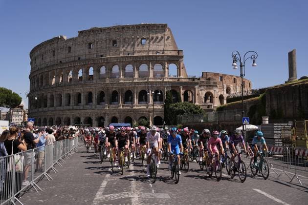 Start of the race during the stage 21 of the Giro d™Italia from Roma to Roma, Italy - Sunday, June 01, 2025. - cycling.  Copyright: xFabioxFerrari LaPressex