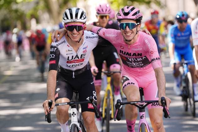 Yates Simon Philip of Team Visma Lease A Bike pink jersey with brother Adam during the stage 21 of the Giro d™Italia from Roma to Roma, Italy - Sunday, June 01, 2025. - cycling.  Copyright: xFabioxFerrari LaPressex