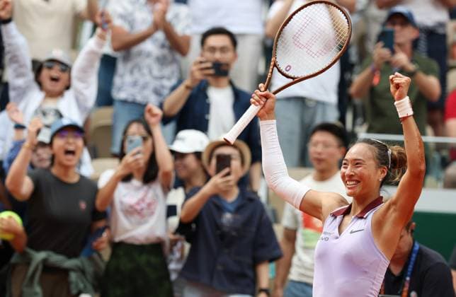 (250601) -- PARIS, June 1, 2025 -- Zheng Qinwen celebrates after the women s singles 4th round match between Liudmila Samsonova of Russia and Zheng Qinwen of China at the French Open tennis tournament at Roland Garros, Paris, France, June 1, 2025. ) (SP)FRANCE-PARIS-TENNIS-FRENCH OPEN-WOMEN S SINGLES GaoxJing 