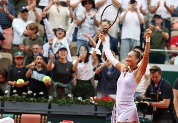 (250601) -- PARIS, June 1, 2025 -- Zheng Qinwen celebrates after the women s singles 4th round match between Liudmila Samsonova of Russia and Zheng Qinwen of China at the French Open tennis tournament at Roland Garros, Paris, France, June 1, 2025. ) (SP)FRANCE-PARIS-TENNIS-FRENCH OPEN-WOMEN S SINGLES GaoxJing 