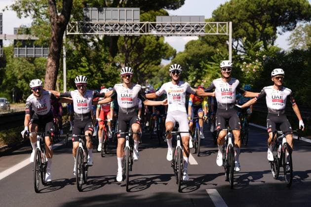 Del Toro Romero Isaac of Uae Team Emirates Xrg white jersey with his team during the stage 21 of the Giro d™Italia from Roma to Roma, Italy - Sunday, June 01, 2025. - cycling.  Copyright: xFabioxFerrari LaPressex
