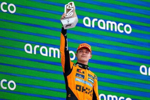 Lando Norris McLaren Formula 1 Team, Great Britain, 04 cheers on the podium at the podium ceremony for 2nd place, ESP, Formula 1 World Championship, Aramco Grand Prix of Spain, Circuit de Barcelona Catalunya, Race, 2025 season, 01 06 2025 ESP, Formula 1 World Championship, Aramco Grand Prix of Spain, Circuit de Barcelona Catalunya, Race, 2025 season, 01 06 2025 Barcelona Copyright: xEibner-Pressefoto Memmlerx EP_MMR