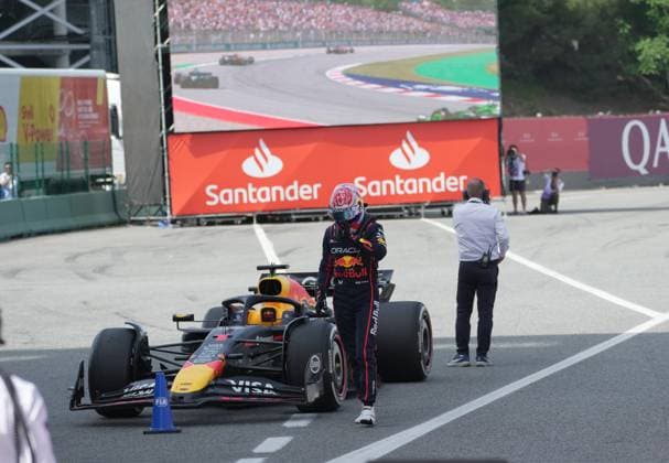 01 06 2025, Circuit de Catalunya, Barcelona, Formula 1 Aramco Spanish Grand Prix 2025 , pictured A frustrated Max Verstappen NLD , Oracle Red Bull Racing after the race Photo by Hasan Bratic DeFodi Images