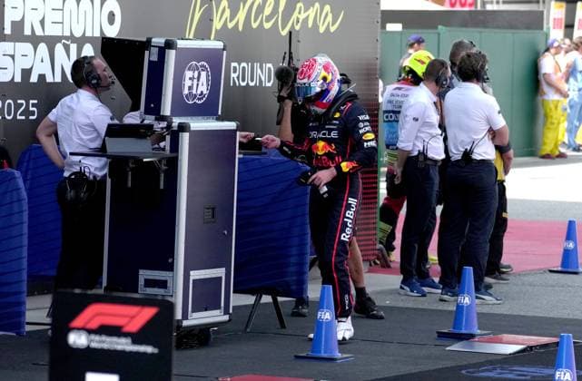 01 06 2025, Circuit de Catalunya, Barcelona, Formula 1 Aramco Spanish Grand Prix 2025 , pictured A frustrated Max Verstappen NLD , Oracle Red Bull Racing after the race Photo by Hasan Bratic DeFodi Images
