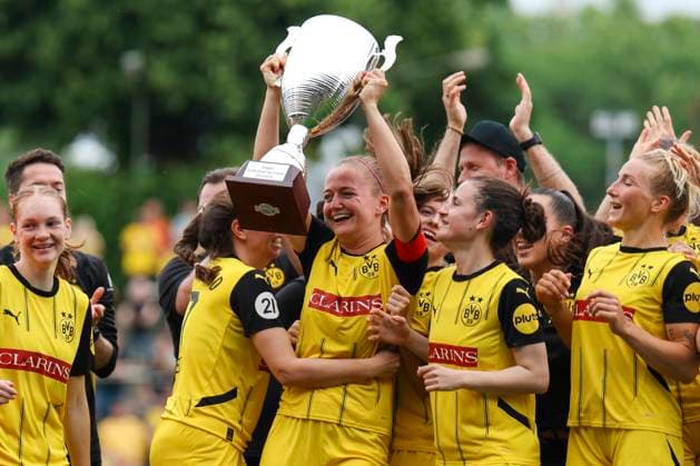 Association Cup Final BVB FC Schalke 04 on 01 06 2025 BVB Women win the cup Association Cup Final BVB FC Schalke 04 Dortmund, Stadion Rote Erde on 01 06 2025 Copyright: xBEAUTIFULxSPORTS Freisenx