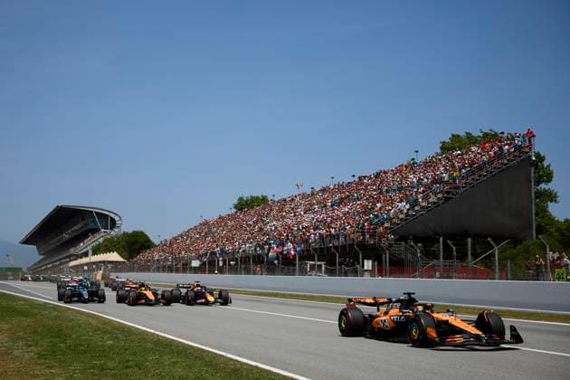 F1 Grand Prix of Spain Oscar Piastri of Australia driving the (81) McLaren MCL39 Mercedes leads the field into turn one at the start during the F1 Grand Prix of Spain at Circuit de Barcelona-Catalunya on June 1, 2025, in Barcelona, Spain. Barcelona Circuit de Barcelona-Catalunya Catalunya Spain RL_F1GPESP2025_000671 Copyright: xRicardoxLarreinax