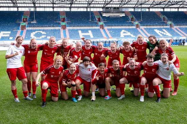 Regionalliga Nordost Frauen F C Hansa Rostock vs 1 FFV Erfurt Rostock 01 06 2025 Winner photo 1 FFV Erfurt Regionalliga Nordost Frauen F C Hansa Rostock vs 1 FFV Erfurt Ostseestadion Rostock 01 06 2025 Copyright: xBEAUTIFULxSPORTS Duehringx