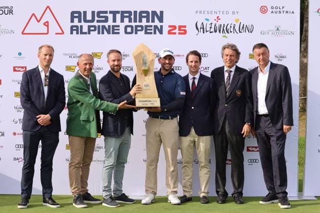 GOLF - Austrian Alpine Open HENNDORF,AUSTRIA,01.JUN.25 - GOLF - DP World Tour, Austrian Alpine Open, Golfclub Gut Altentann. Image shows Nicolai Von Dellingshausen (GER) at the award ceremony.  GEPAxpictures xMathiasxMandl
