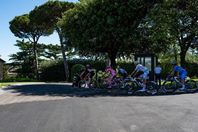 108th Giro d Italia 2025 - Stage 21 The peloton rides inside Vatican Garden during the 21st stage of the 108th Giro d Italia cycling race of 143 km from Rome to Rome in Vatican City on June 1, 2025. Vatican City Vatican  Copyright: xMassimoxValicchiax originalFilename:valicchia-notitle250601_npan5.jpg