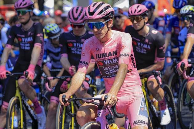 CICLISMO - Giro d Italia - Stage 21 - Rome-Rome Simon Yates, Team Visma Lease a Bike during the Giro d Italia 2025, Tour of Italy, Stage 21, Roma - Roma (143 Km) on 1 June 2025 in Roma, Italy - during Stage 21 - Rome-Rome, Giro d Italia race in Rome, Italy, June 01 2025 Rome Italy  Copyright: xIPAxSport ABACAx