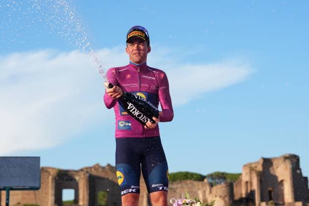 Mads Pedersen of Lidl-Trek cyclamen jersey on the podium during the stage 21 of the Giro d™Italia from Roma to Roma, Italy - Sunday, June 01, 2025. - cycling.  Copyright: xFabioxFerrari LaPressex