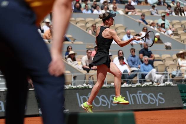 June 1, 2025, Paris, Celestynow, France: ELINA SVITOLINA of Ukraine during the match against Jasmine Paolini of Italy at 4th round of French Open 2025 at Roland Garros in Paris. Svitolina won 4:6, 7:6 (8-6), 6:1. Paris France - ZUMAc278 20250601_zsp_c278_047 Copyright: xMarcinxCholewinskix