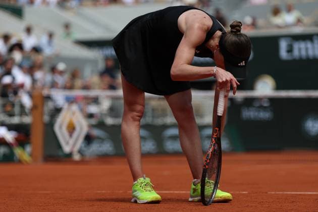June 1, 2025, Paris, Celestynow, France: ELINA SVITOLINA of Ukraine during the match against Jasmine Paolini of Italy at 4th round of French Open 2025 at Roland Garros in Paris. Svitolina won 4:6, 7:6 (8-6), 6:1. Paris France - ZUMAc278 20250601_zsp_c278_048 Copyright: xMarcinxCholewinskix