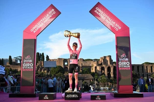 01-06-2025 Giro D italia; Tappa 21 Roma - Roma; 2025, Visma - Lease A Bike; Yates, Simon; Roma; 