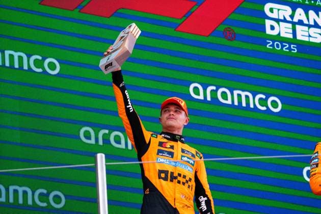 June 1, 2025, Barcelona, Spain: McLaren Formula 1 Team s australian driver Oscar Piastri celebrates the win of the Formula 1 Spain Grand Prix 2025. Barcelona Spain - ZUMAs197 20250601_aaa_s197_233 Copyright: xLucaxMartinix