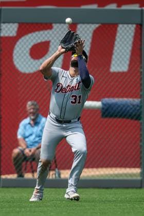 June 01, 2025: Detroit Tigers left fielder Riley Greene (31) catches a fly ball for an out on Kansas City Royals first baseman Vinnie Pasquantino (9) during the eighth inning at Kauffman Stadium in Kansas City, MO. CSM Kansas City United States of America - ZUMAc04_ 20250601_zma_c04_142 Copyright: xDavidxSmithx