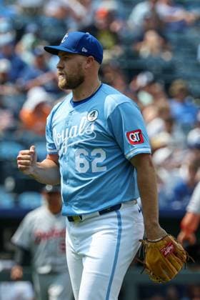 June 01, 2025: Kansas City Royals relief pitcher Jonathan Bowlan (62) reacts to a strikeout during the ninth inning against the Detroit Tigers at Kauffman Stadium in Kansas City, MO. CSM Kansas City United States of America - ZUMAc04_ 20250601_zma_c04_147 Copyright: xDavidxSmithx