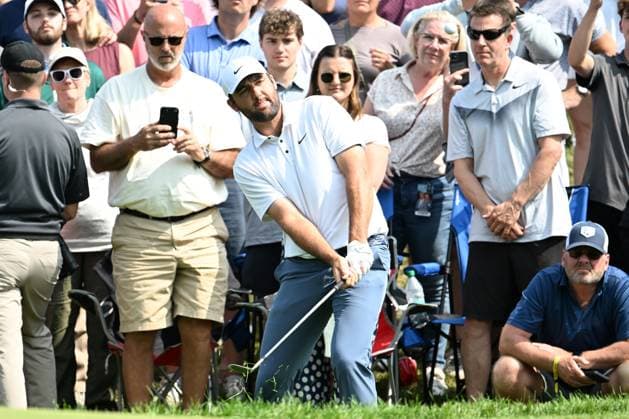 June 1, 2025: Scottie Scheffler (USA) chips on the 9th hole during the final round of the Memorial Tournament in Dublin, Ohio. Cal Media Dublin USA - ZUMAc04_ 20250601_zma_c04_135 Copyright: xBrentxClarkx