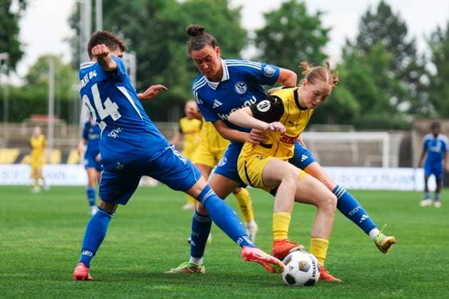 Association Cup Final BVB FC Schalke 04 on 01 06 2025 Shari Noffke FC Schalke 04, 24 and Meltem Karadag FC Schalke 04, 3 in a duel with Nora Willeke Borussia Dortmund, 11 Association Cup Final BVB FC Schalke 04 Dortmund, Stadion Rote Erde on 01 06 2025 Copyright: xBEAUTIFULxSPORTS Freisenx