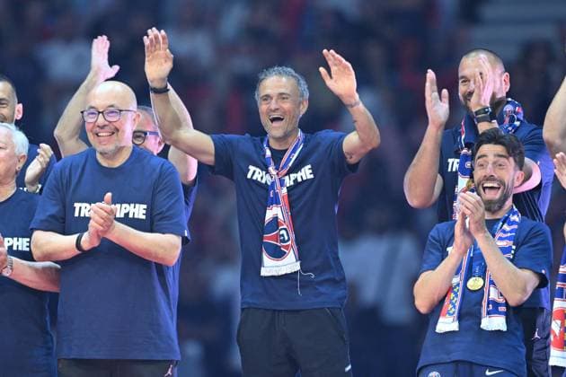 PSG celebrates Champions League title in Paris PARIS, FRANCE - JUNE 1: Coaching staff, officials and players of PSG celebrate Champions League title held at Parc des Princes following the team s victory in UEFA Champions League final in Paris, France on June 1, 2025. Head coach of PSG Luis Enrique, captain Marquinhos and other players attended the celebration, lifted the trophy. Mustafa Yalcin Anadolu Paris France. Editorial use only. Please get in touch for any other usage.  Copyright: x2025xAnadoluxMustafaxYalcinx
