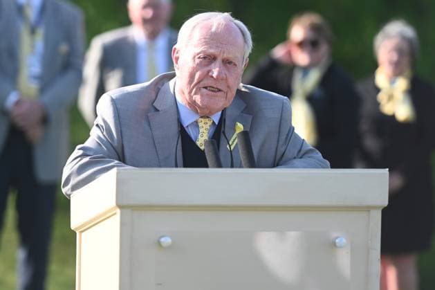 PGA, Golf Herren 2025: The Memorial Tournament June 1 June 1, 2025: Jack Nicklaus makes a speech at the victory ceremony at the Memorial Tournament in Dublin, Ohio. Brent Clark Cal Media (Credit Image: Â Brent Clark Cal Sport Media) Dublin Oh USA EDITORIAL USE ONLY Copyright: xx ZUMA-20250602_zma_c04_004.jpg BrentxClarkx csmphotothree389178