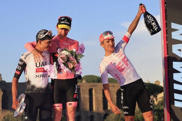 CICLISMO - Giro d Italia - Stage 21 - Rome-Rome Simon YATES Simon, Team Visma Lease a Bike, DEL TORO Isaac Team Emirates - XRG, CARAPAZ Richard EF Education - EasyPost,Award ceremony of Giro d Italia 2025, Tour of Italy, Stage 21, Roma - Roma (143 Km) on 1 June 2025 in Roma, Italy - during Stage 21 - Rome-Rome, Giro d Italia race in Rome, Italy, June 01 2025 Rome Italy Copyright: xIPAxSport ABACAx