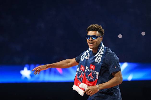 Sport Bilder des Tages PSG celebrates Champions League trophy at Parc des Princes - FA Paris Saint-Germain’s forward Desire Doue arrives as Paris Saint-Germain’s players celebrate the UEFA Champions League trophy at the Parc des Princes Stadium in Paris on June 1, 2025, the day after PSG won the UEFA Champions League final football match over Inter Milan in Munich, on May 31, 2025. Photo by Firas Abdullah ABACAPRESS.COM Paris Ile-de-France France  Copyright: xAbdullahxFiras ABACAx
