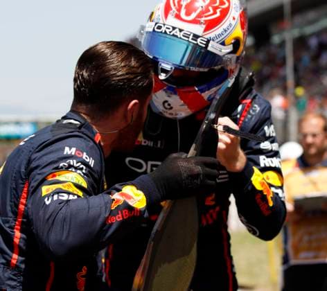 June 1, 2025, Sabadell, Barcelona, Spain: Montmelo Spain June 01, 2025 Max Verstappen (1 NL Redbull) talks to his mechanic during race at the Formula 1 Aramaco Spain Grand Prix 2025 in Montmelo Spain on 01 June 2025 Sabadell Spain - ZUMAu50_ 20250601_zsp_u50_032 Copyright: xXavixUrgelesx