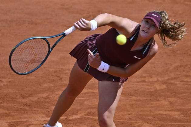 2025 Roland-Garros - Day 9 PARIS, FRANCE - JUNE 02: Mirra Andreeva plays a forehand against Darya Kasatkina of Australia during the Women s Singles Fourth Round match on Day Nine of the 2025 French Open at Roland Garros on June 02, 2025 in Paris, France. Burak Akbulut Anadolu Paris France. Editorial use only. Please get in touch for any other usage.  Copyright: x2025xAnadoluxBurakxAkbulutx