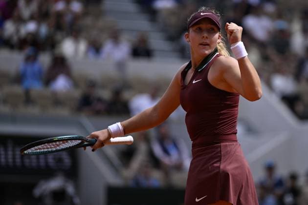 2025 Roland-Garros - Day 9 PARIS, FRANCE - JUNE 02: Mirra Andreeva in action against Darya Kasatkina (not seen) of Australia during the Women s Singles Fourth Round match on Day Nine of the 2025 French Open at Roland Garros on June 02, 2025 in Paris, France. Burak Akbulut Anadolu Paris France. Editorial use only. Please get in touch for any other usage.  Copyright: x2025xAnadoluxBurakxAkbulutx