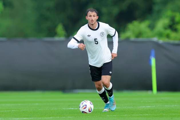 Max Rosenfelder Germany controls the ball, Friendly match, Germany U21 vs RB Leipzig U19, Spa and GolfResort Weimarer Land on 01 June 2025 in Blankenhain, Germany Photo by Marco Steinbrenner DeFodi Images Max Rosenfelder Germany controls the ball, Friendly match, Germany U21 vs RB Leipzig U19, Spa and GolfResort Weimarer Land, June 1, 2025 in Blankenhain, Germany Photo by Marco Steinbrenner DeFodi Images