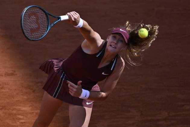 2025 Roland-Garros - Day 9 PARIS, FRANCE - JUNE 02: Mirra Andreeva plays a forehand against Darya Kasatkina of Australia during the Women s Singles Fourth Round match on Day Nine of the 2025 French Open at Roland Garros on June 02, 2025 in Paris, France. Burak Akbulut Anadolu Paris France. Editorial use only. Please get in touch for any other usage.  Copyright: x2025xAnadoluxBurakxAkbulutx