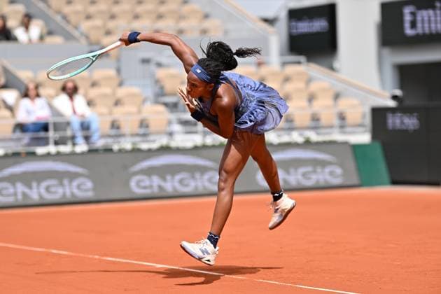 2025 Roland-Garros - Day 9 PARIS, FRANCE - JUNE 02: Coco Gauff of United States in action against Ekaterina Alexandrova during the Women s Singles Fourth Round match on Day Nine of the 2025 French Open at Roland Garros on June 02, 2025 in Paris, France. Mustafa Yalcin Anadolu Paris France. Editorial use only. Please get in touch for any other usage.  Copyright: x2025xAnadoluxMustafaxYalcinx