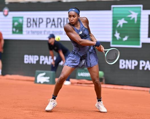 2025 Roland-Garros - Day 9 PARIS, FRANCE - JUNE 02: Coco Gauff of United States in action against Ekaterina Alexandrova during the Women s Singles Fourth Round match on Day Nine of the 2025 French Open at Roland Garros on June 02, 2025 in Paris, France. Mustafa Yalcin Anadolu Paris France. Editorial use only. Please get in touch for any other usage.  Copyright: x2025xAnadoluxMustafaxYalcinx