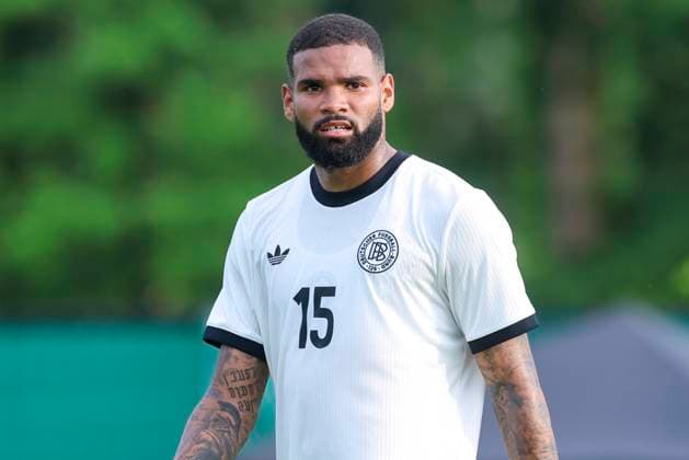 Jamil Siebert Germany looks on, Friendly match, Germany U21 vs RB Leipzig U19, Spa and GolfResort Weimarer Land on June 01, 2025 in Blankenhain, Germany Photo by Marco Steinbrenner DeFodi Images Jamil Siebert Germany looks on, Friendly match, Germany U21 vs RB Leipzig U19, Spa and GolfResort Weimarer Land, June 1, 2025 in Blankenhain, Germany Photo by Marco Steinbrenner DeFodi Images