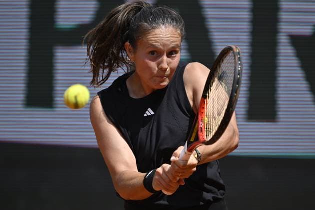 2025 Roland-Garros - Day 9 PARIS, FRANCE - JUNE 02: Darya Kasatkina of Australia competes with Mirra Andreeva (not seen) of Australia during the Women s Singles Fourth Round match on Day Nine of the 2025 French Open at Roland Garros on June 02, 2025 in Paris, France. Burak Akbulut Anadolu Paris France. Editorial use only. Please get in touch for any other usage.  Copyright: x2025xAnadoluxBurakxAkbulutx